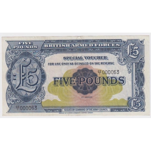 415 - British Armed Forces 5 Pounds 2nd Series issued 1958, a rare VERY LOW No. EE/1 000063 (PickM23) EF