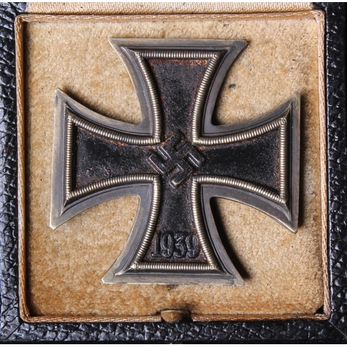 1434 - German Iron Cross 1st class pin back, in fitted case, L/11 stamped, 3x piece made, magnetic core, mi... 