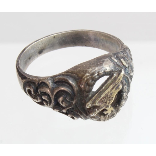 1462 - German Luftwaffe Parachutists mans finger ring.