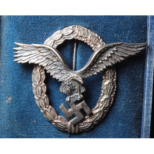 1463 - German Luftwaffe Pilots badge, in fitted embossed case, maker marked Junker Berlin