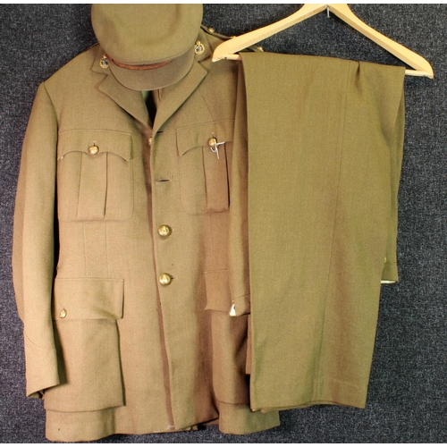 1979 - WW2 army officers uniform to a captain in the Army Dental Corps with jacket, trousers, peak hat and ... 