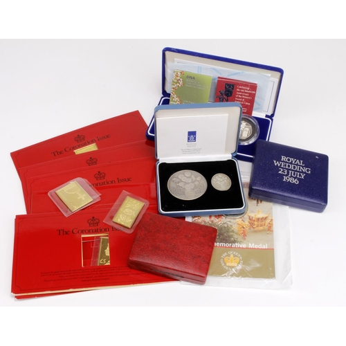 524 - Assortment of mainly commemorative issues to include UK Silver Proof Piedfort three coin set 2003,  ... 