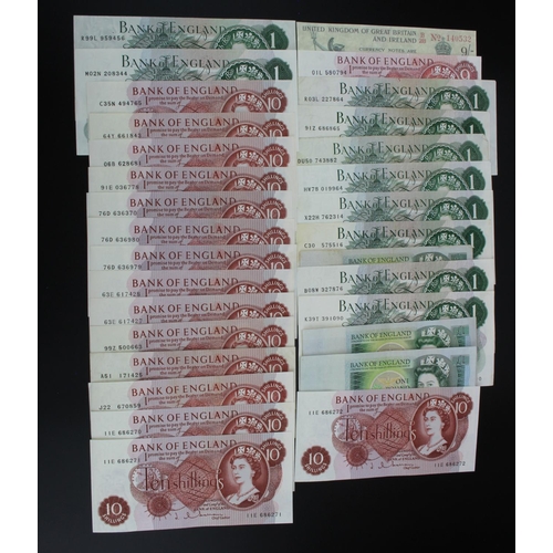 26 - Bank of England (30), a collection of 10 Shillings and 1 Pound notes, includes a rare Fforde 10 Shil... 