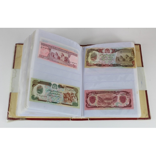 589 - World (over 1000 notes), a varied range of world notes in mixed grades from Uncirculated to Poor wit... 