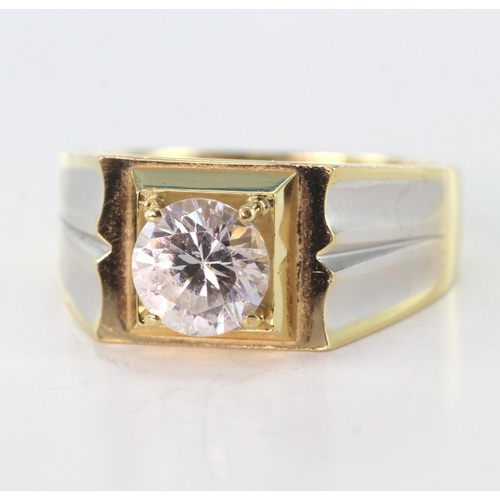 79 - Yellow metal stamped 750 CZ set Ring size S weight 8.6g