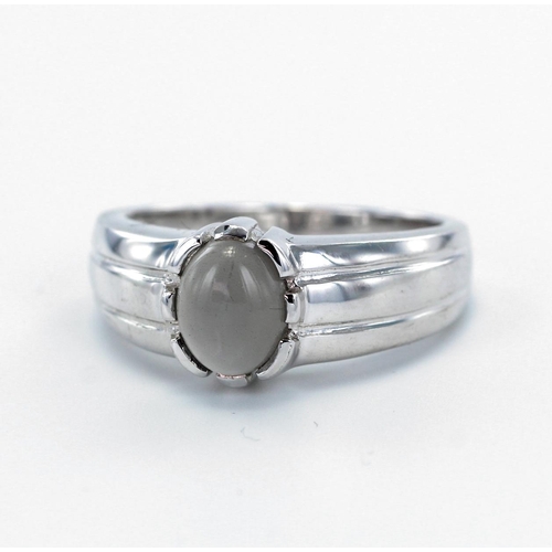 87 - 9ct hallmarked White Gold Moonstone Ring size T weight 7.0g