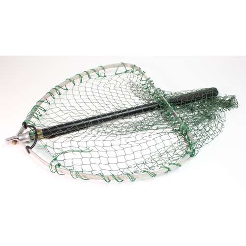 882 - Hardy Bros Ltd. folding and extending landing net, made in Alnwick, England.