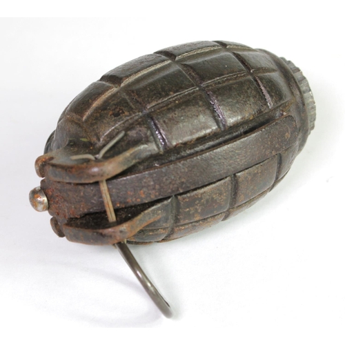 1216 - WW2 mills no 36 hand grenade deactivated