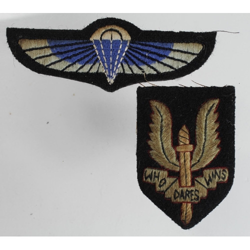 208 - Badges SAS cloth larger WW2 size beret badge and jump wings