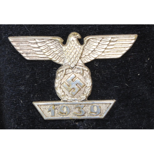 592 - German Nazi 1939 bar to the Iron Cross 1st Class, maker marked 'L2', cased.