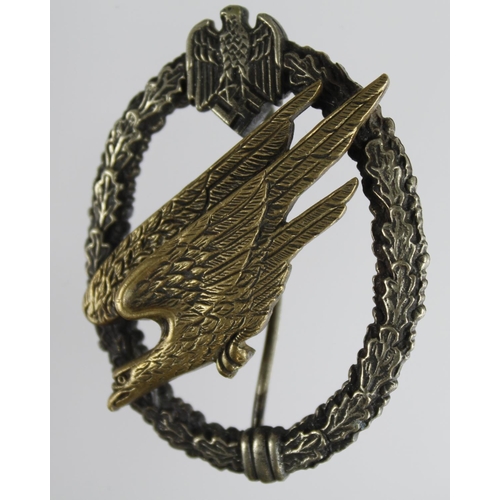 593 - German Nazi 1st Pattern Paratroopers Badge. A private purchase with no makers name.