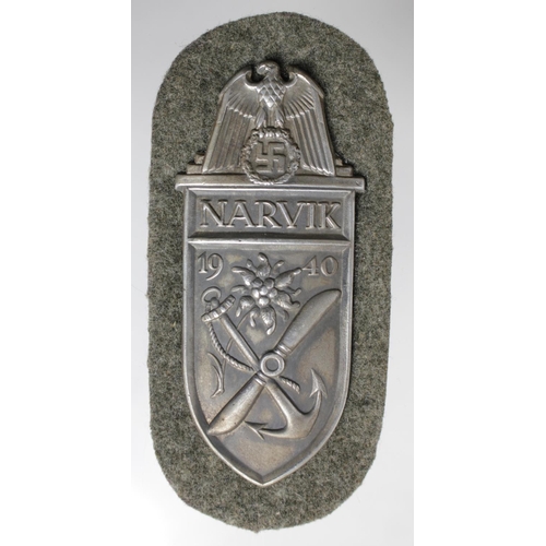 812 - German WW2 pattern 1940 Narvik arm shield paper backed