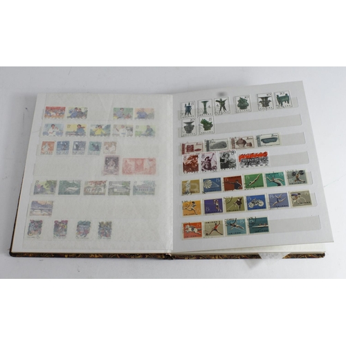 79 - China used and unmounted mint sets, many unmounted mint sets from mid 1970's to early 1980's. Earlie... 