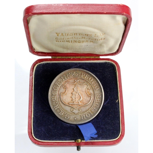 1687 - Great Eastern Railway Mechanics Institution Photographic Section, 1912 silver medal in original box.... 