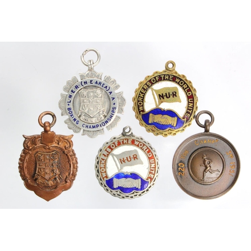 1723 - Railway medals (5) comprising 3x LNER medals (2 bronze & 1 silver) and 2x National Union of Railwaym... 