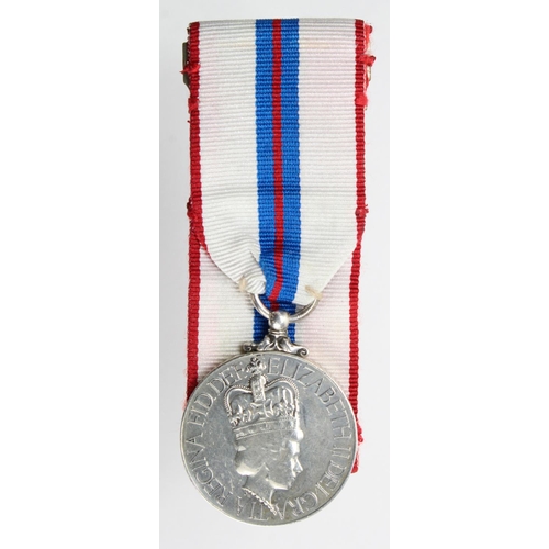 566 - EIIR Silver Jubilee medal 1952-1977, court mounted for wear, polished