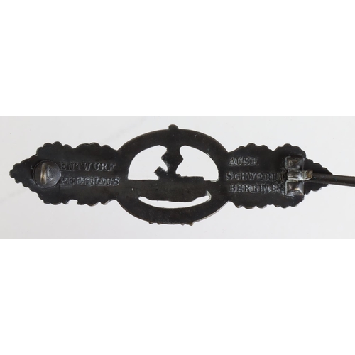 725 - German Nazi Submarine Front Clasp, bronze, maker marked 'Entwurf Peekhaus' and 'Ause Schwerin Berlin... 