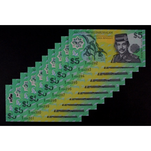 523 - Brunei 5 Ringgit (10) dated 1996, a consecutively numbered run of 10 notes, serial C/4 154292 - C/4 ... 