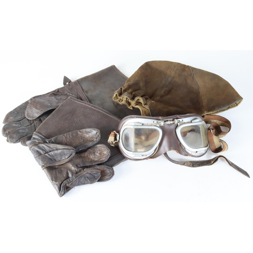 1931 - WW1 and later period leather flying ? Helmet, goggles and gloves