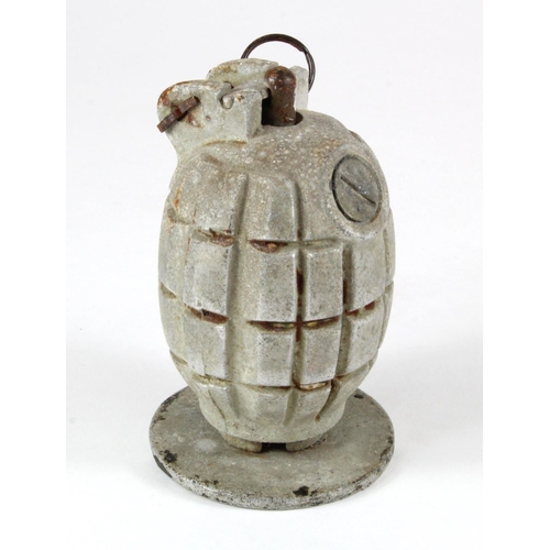 1990 - WW2 Mills no 36 hand grenade with rifle base plate. Deactivated.