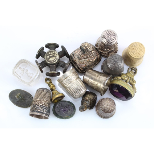 1007 - Thimbles & Seals. A collection of seventeen items, to include eight thimbles (including four silver)... 