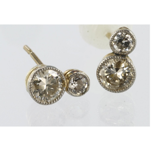 139 - 18ct yellow gold earrings featuring a round brilliant cut diamond calculated as weighing approx. 0.4... 