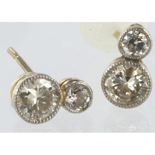 139 - 18ct yellow gold earrings featuring a round brilliant cut diamond calculated as weighing approx. 0.4... 