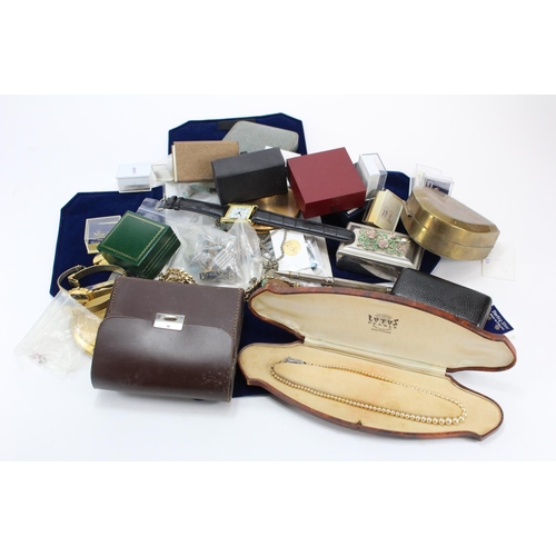 185 - Costume jewellery  box of various items.  (Qty)