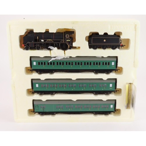 810 - Hornby OO gauge 'Southern Suburban 1957' train pack (R2815), DCC ready, contained in original box (L... 