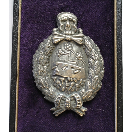 2076 - Imperial German Tank battle badge in Junker marked case