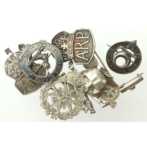 2153 - Badges etc, all silver, with 3x stamped 'silver' and 5x silver hallmarked - small collection includi... 