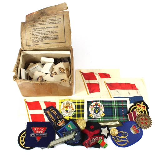 2563 - WW2 Home Front items including a Gas Mask box with a quantity of Civil Defence badges, plus various ... 