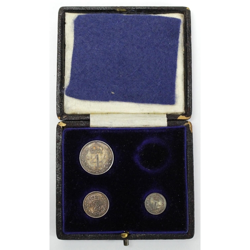 564 - Maundy Set (partial) 1905, missing 3d, toned nFDC with an original dated RM black case.