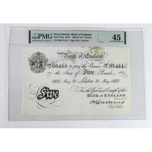 81 - Catterns 5 Pounds dated 31st May 1933, serial 299/J 01411, London issue, a consecutively numbered no... 