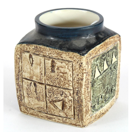 1001 - Troika Pottery marmalade pot, base reads 'Troika AB', height 9.5cm, diamater 10.5cm approx.