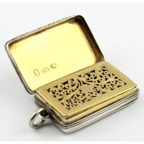 592 - Georgian silver vinaigrette. Hallmarked on base, lid & grill for Joseph Willmore, 1835. Has an attra... 