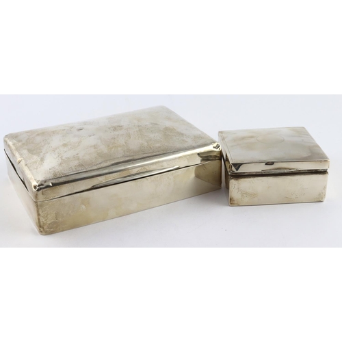 735 - Two silver hallmarked wood lined boxes, hallmarked 'London 1911' & 'London 1912', hallmarks rubbed, ... 