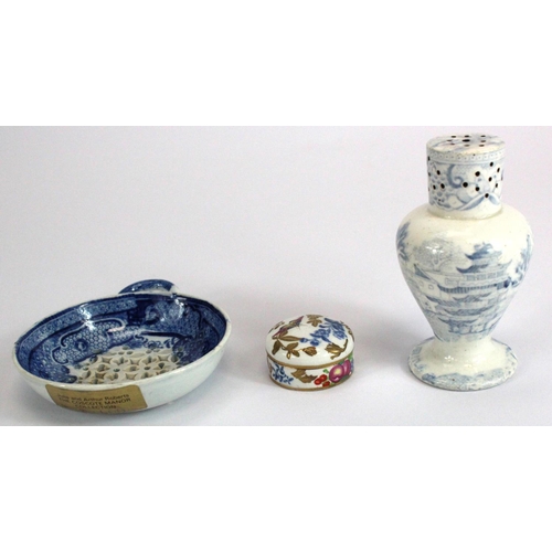 996 - Transfer Ware Interest- Pearlware milsey/strainer printed in blue and white with a scale and scroll ... 