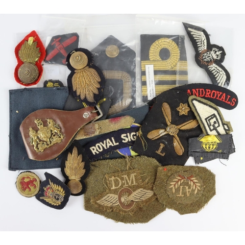 1609 - WW2 misc cloth insignia including tank corps.