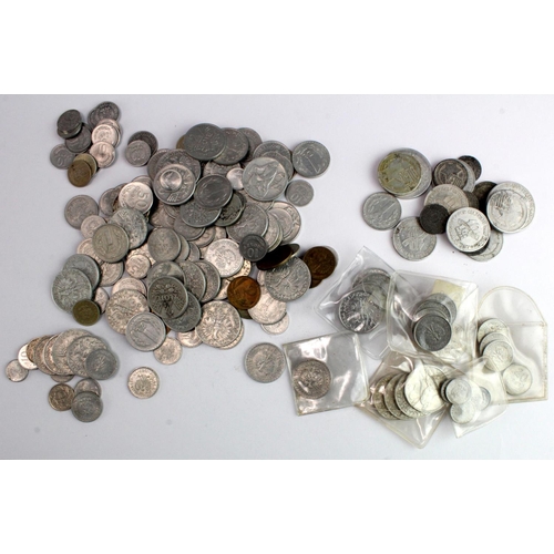 498 - Poland, Post-War Republic and Peoples Republic, a quantity of small change coinage, mostly aluminium... 