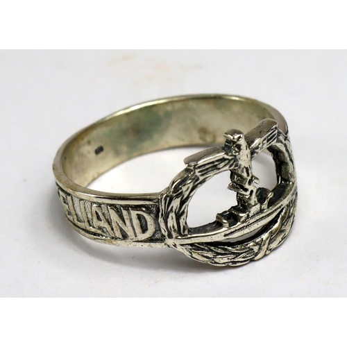 568 - German Kriegsmarine U Boat mans finger ring with anti Engeland Dedication, .925 silber marked