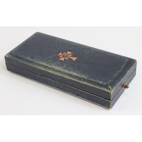 591 - German Mothers Cross in Bronze fitted case & short ribbon