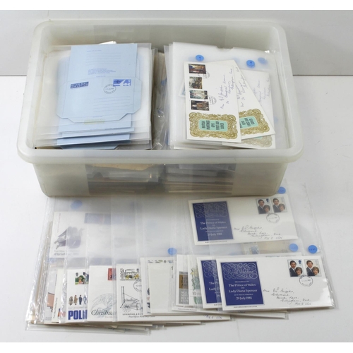 457 - GB FDC's in large plastic crate, approx 418 items from 1953 to 1980's, commemorative and definitive ... 