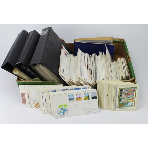 459 - GB FDC's loose in a box and in albums, c1953 to mid 1990's. From several different sources hence pos... 