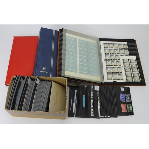 86 - GB - Pre-decimal QE2 mint & um, sets from 1953 on stockcards (qty), and 3x albums of 1960's singles,... 