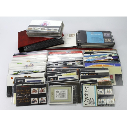 88 - GB - Presentation Packs (approx 220) in two albums and loose in crate, c1980 to 2002, little duplica... 