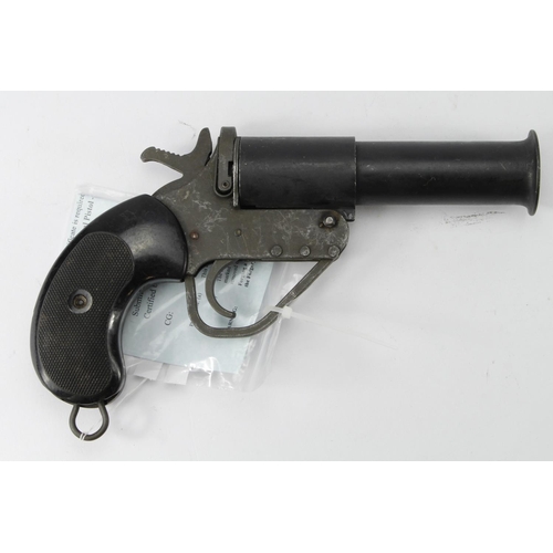 155 - Signal Pistol, a WD marked, British steel No1 Mark 5. Hard plastic grips, barrel 6