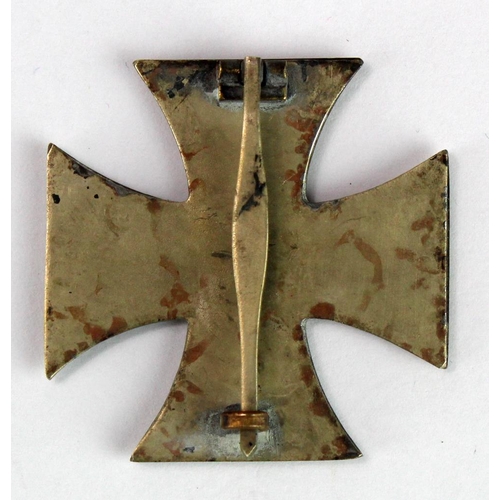 326 - German Nazi Iron Cross 1st Class EK.1 3-part construction with an iron core.