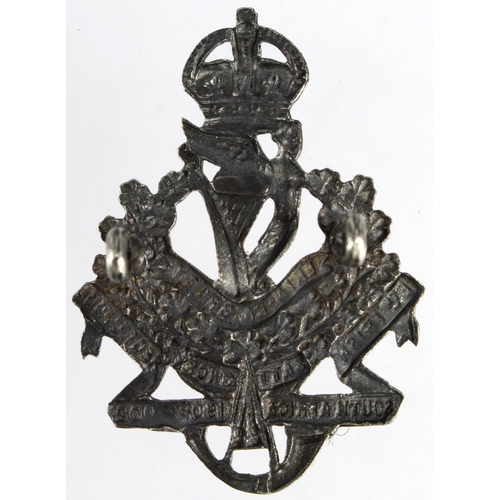 699 - Cap Badge - 8th Irish Batt Kings Liverpool Regt, in silver.