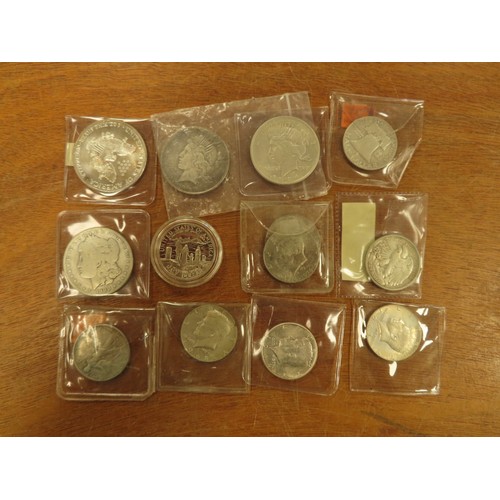 2069 - USA, quantity of mixed coins, sets and silver. Noted: 5x Silver Dollars including Morgan Dollars 188... 